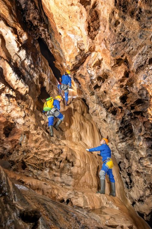 Espeleología Cueva los chorros